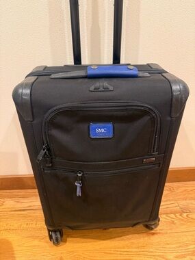 tumi international expandable 4 wheeled carry-on Alpha Luggage 22061